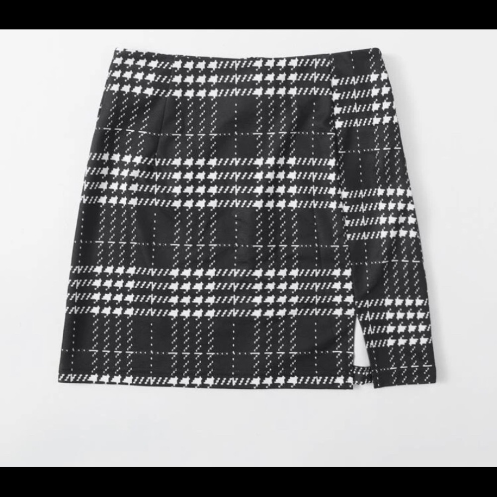 Skirts - Picture 7 of 7